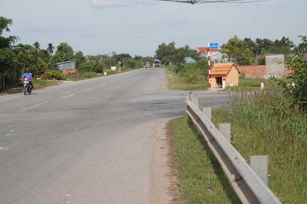 Ngã tư tử thần QLN2-đường Ba Sa-Gò Mối thị trấn Hậu Nghĩa km 13+100.